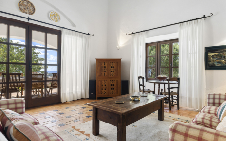 Salón con salida a porche